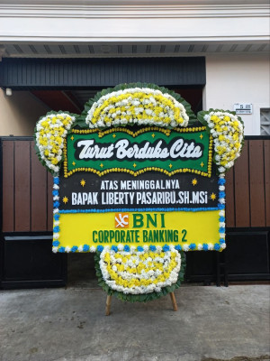 Papan Bunga Duka di Donggo